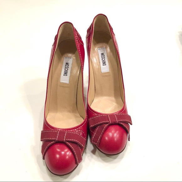 Red Moschino Pump - Picture 3 of 7